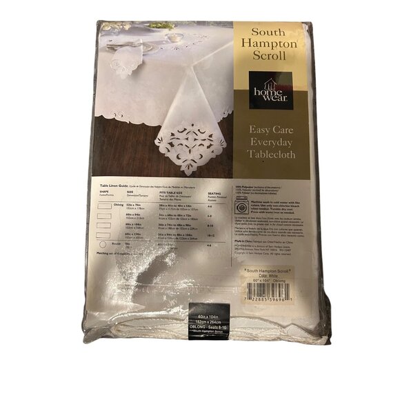 South Hampton Scroll Easy Care White Tablecloth & 4 Napkins Set oblong - Picture 4 of 5